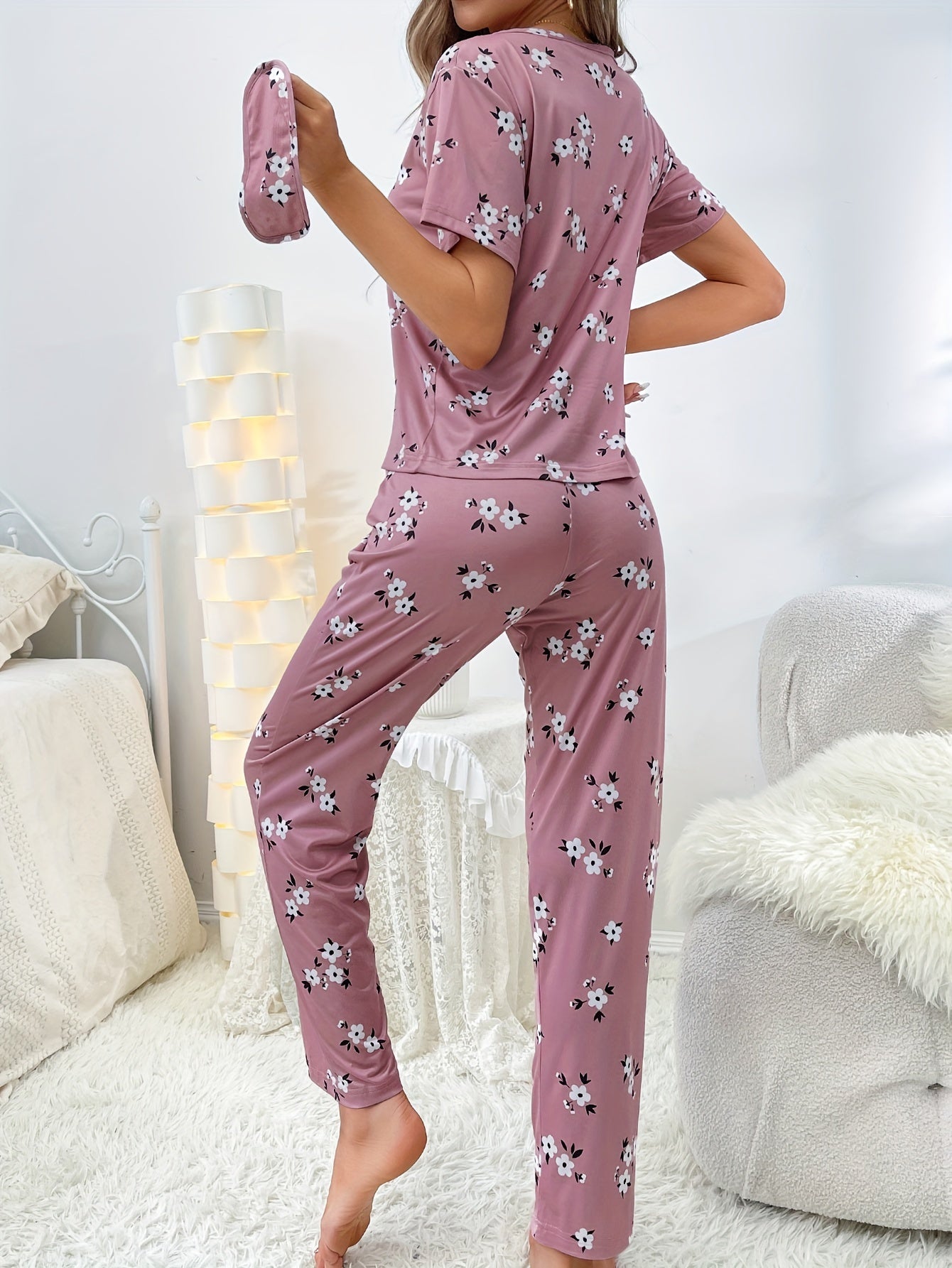 Luxurious Floral Print Pajama Set - Soft & Loose Fit for Women - Short Sleeve Tee & Pants - Comfy Sleepwear & Loungewear for Effortless Style
