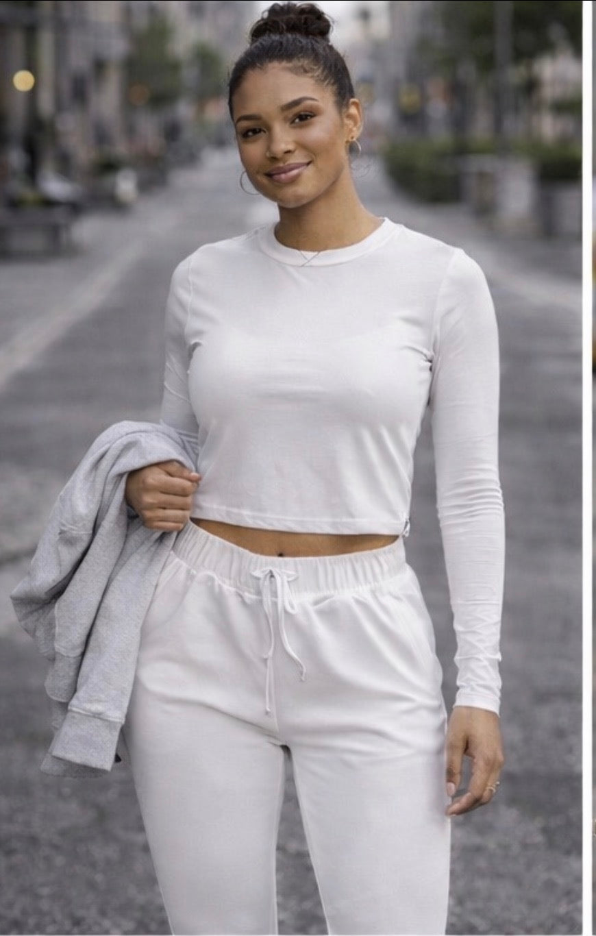 White Long Sleeve Crop Top & Jogger Set – Size Small