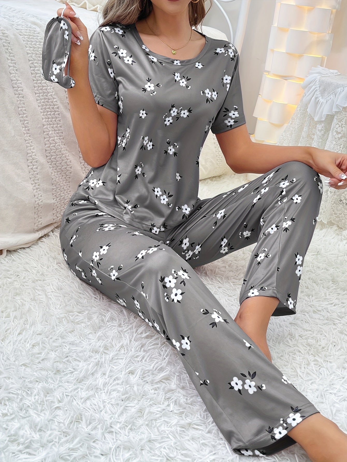 Luxurious Floral Print Pajama Set - Soft & Loose Fit for Women - Short Sleeve Tee & Pants - Comfy Sleepwear & Loungewear for Effortless Style